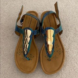 NWT. Gold and blue sandals size 8
